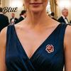 Sicherer Verschluss Brosche Kamelie Kleine Strassstein-Einlage Strahlender Legierungs-Pin