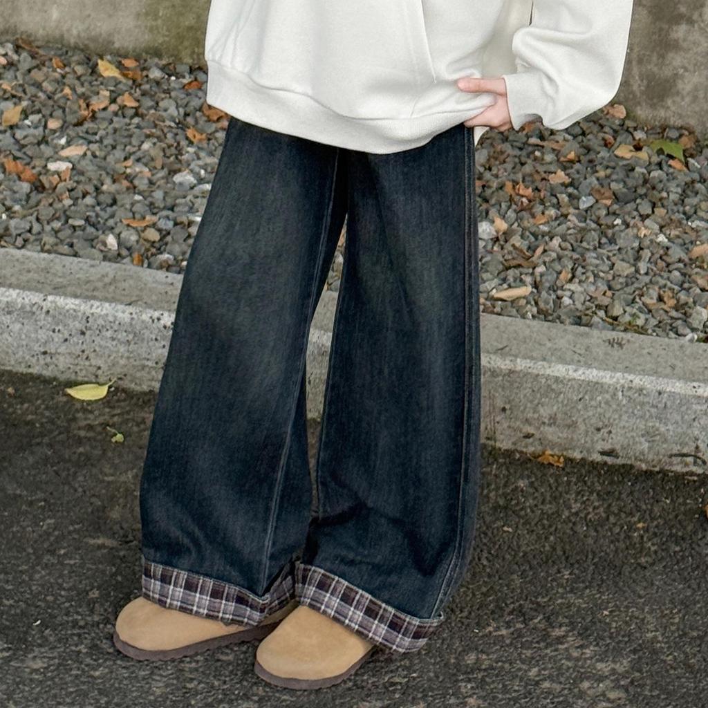 Autumn 2025 Girls' Sporty Two-Piece Set: Stylish Hoodie and Jeans