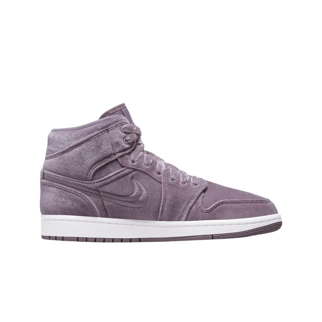 

Женские кроссовки Jordan 1 Mid SE Purple Smoke DQ8397-500