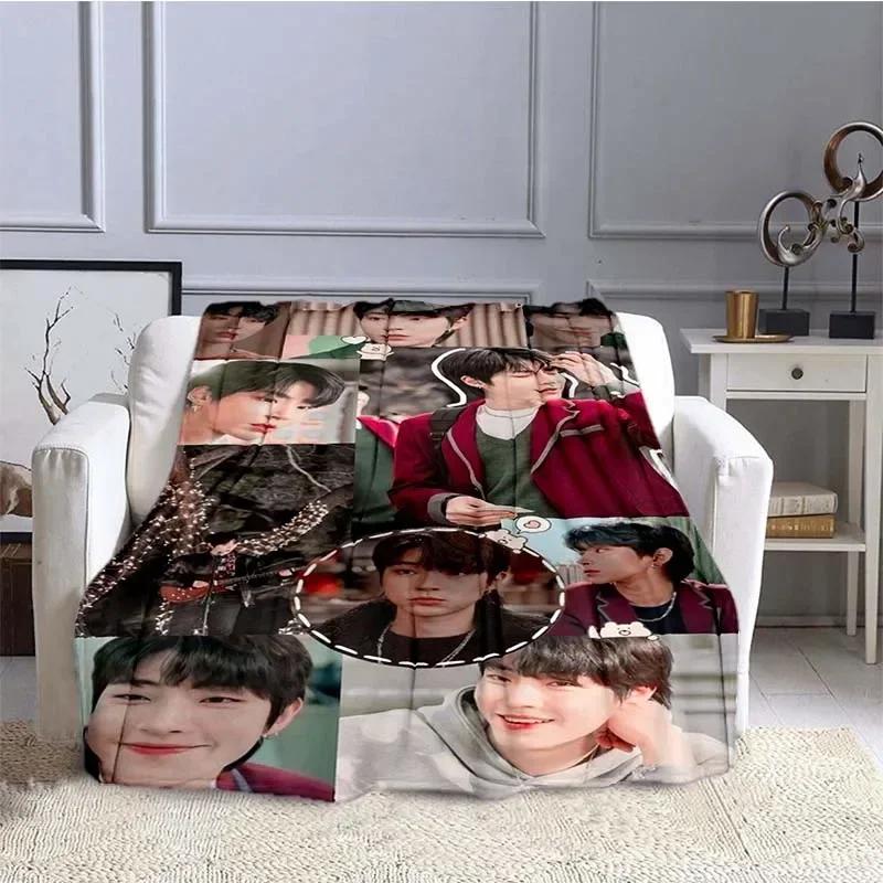 True Beauty Series Hwang in Youp Cha EunWoo Flannel Blanket Star Art Warm Throw Blanket for Bed Bedroom Sofa Picnic Blanket Gift