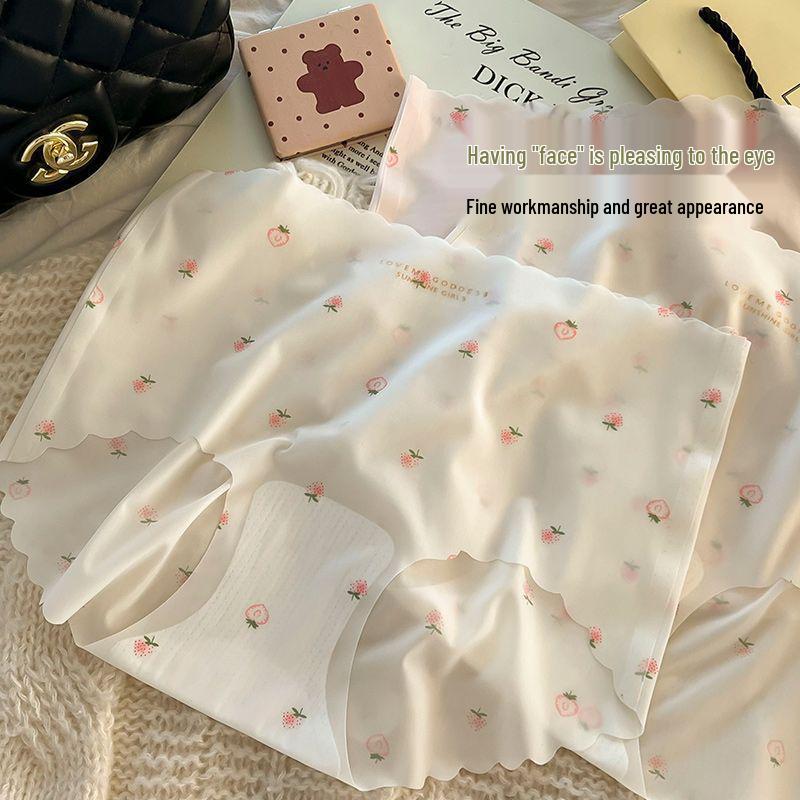Seamless Ice Silk Strawberry Print Teen Panties with 3D Peach Butt Design and Cotton Crotch