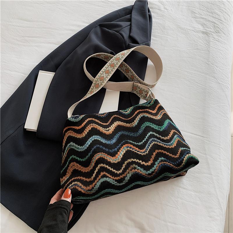 Retro Trendy Women's Canvas Tote Bag Casual Fashionable Crossbody Bag Ideal For Daily Use