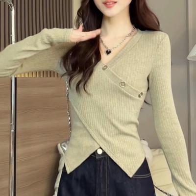 Plus Size V-Neck Slit Base Layer Top: Slimming, Flattering, and Fashionable Women's Autumn/Winter Inner Wear