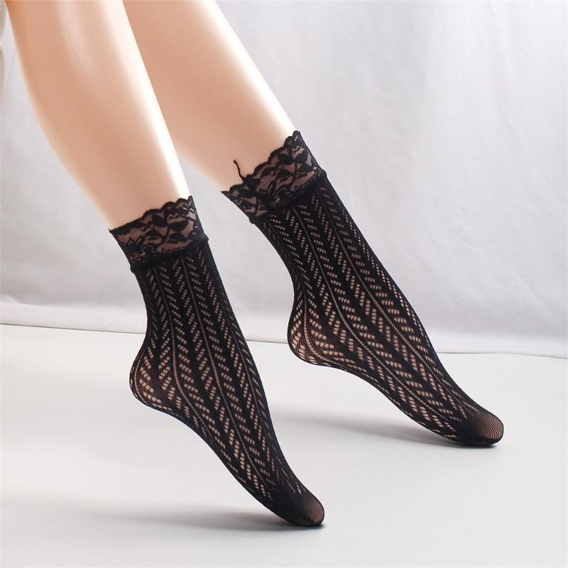 Breathable Fishnet Patterned Ankle Socks for Women Fashionable Hollowout Design with Lace Trim Short Crew Socks Hosiery