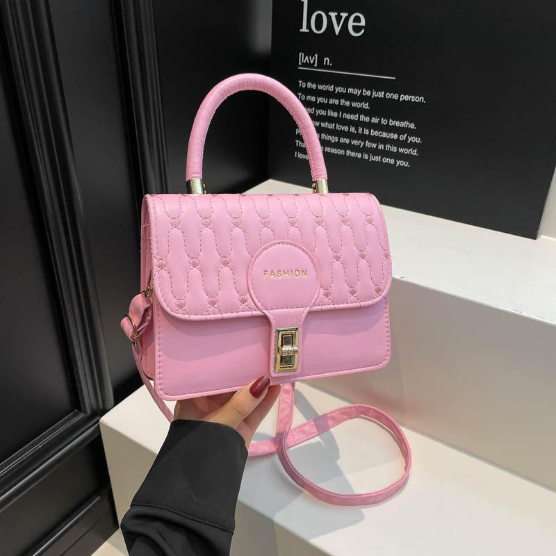 

Advanced sense 2025 autumn new Korean version fashion trend light luxury versatile foreign style chain single shoulder crossbody small bag cross розовый