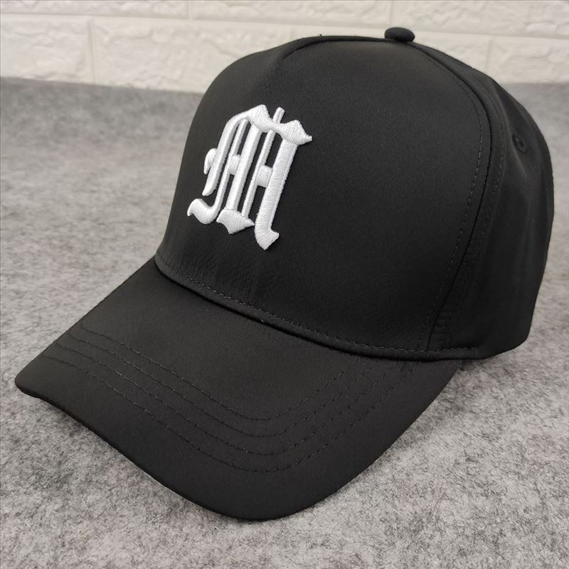 New high-top five-piece baseball cap, solid color men's hat in summer, and one white hat for women in summer.
