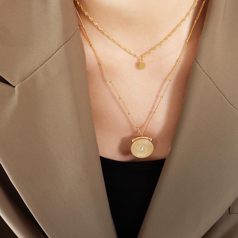 Titanium Steel Gold Plated Double Layer Clavicle Chain with Diamond Pendant and Star Badge