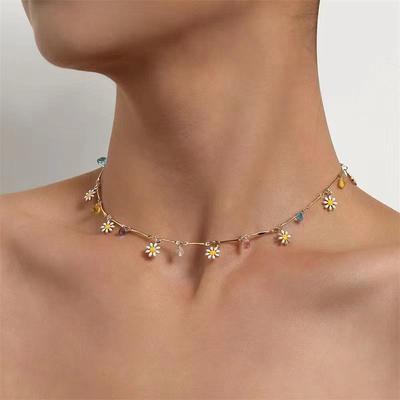 Daisy Clavicle Necklace: European-American Design, Simple and Versatile with Painted Drip Glaze Flowers
