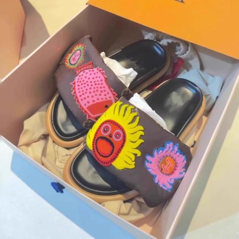 Thick-soled chubby sofa sandals grass Yayoi summer new dad embroidered slippers versatile outer wear beach shoes female trend