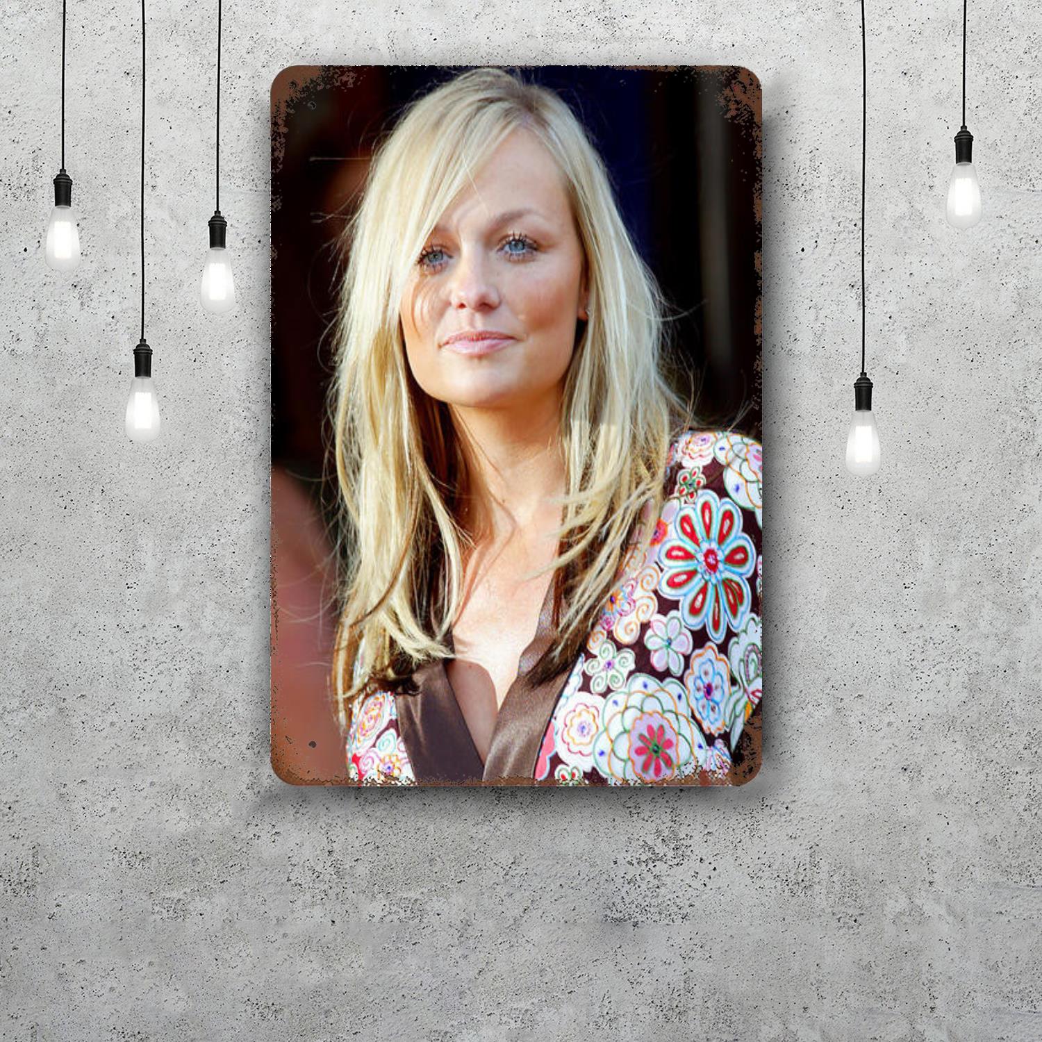 

Emma Bunton Decor Vintage Metal Signs Tin Signs Captain Poster Decor for Bar Pub Club Man Cave Wall Decoration 20x30cm（7.8x11.8inch）