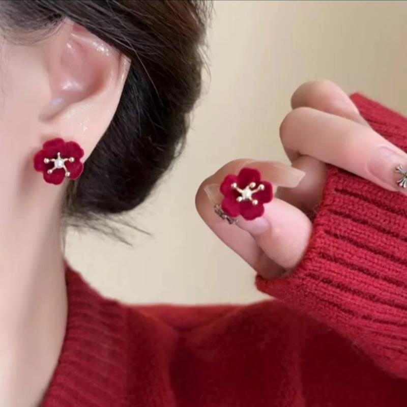 Wind fashion versatile stud earrings women's hot-selling high-end temperament trendy earrings street stall night market explosion