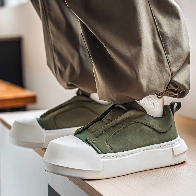 2026 New Casual Sports Low Cut Breathable Thick Soled Lightweight, Comfortable and Fashionable One Step Board Shoes for Men