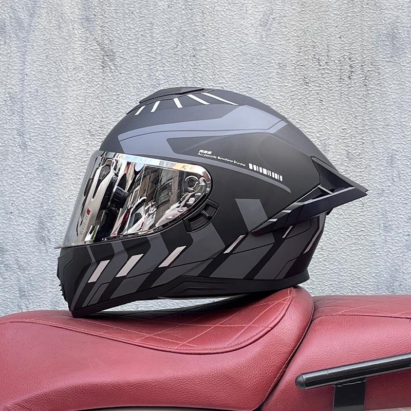 Street Motorcycle Helmet for Men & Women DOT Certified Full Face Motorbike Helmet for Cruisers Sports Street Bike
