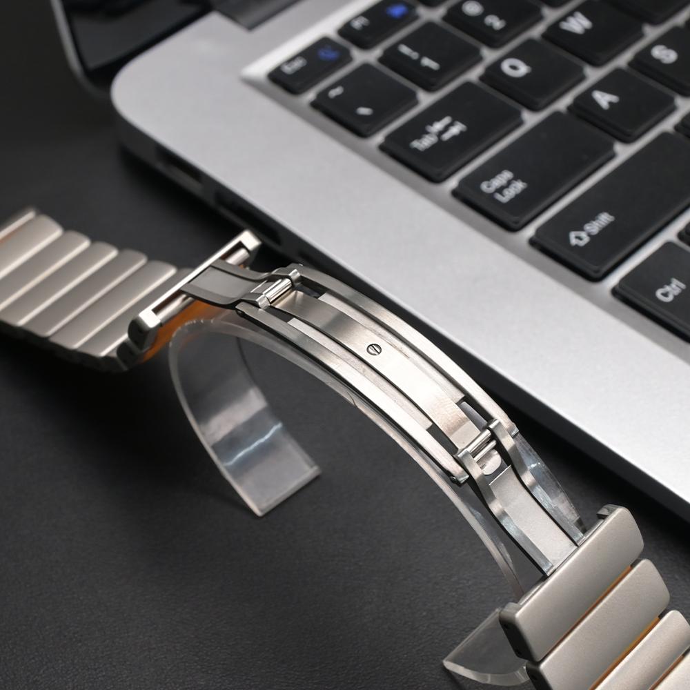 Men Titanium Rubber Strap for Apple Watch Ultra 3 49mm Series 11 10 46mm Luxury Wrist Band for Iwatch 9 8 7 45mm 6 5 4 SE 3 44mm