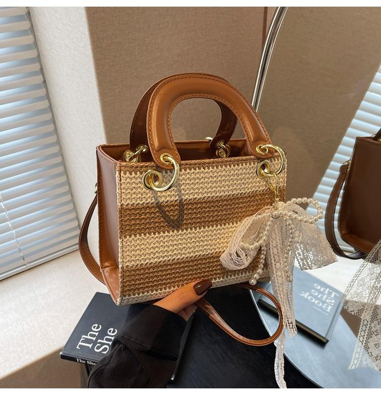 

Niche woven commuter fashion handbag spring and summer new shoulder underarm bag small square bag