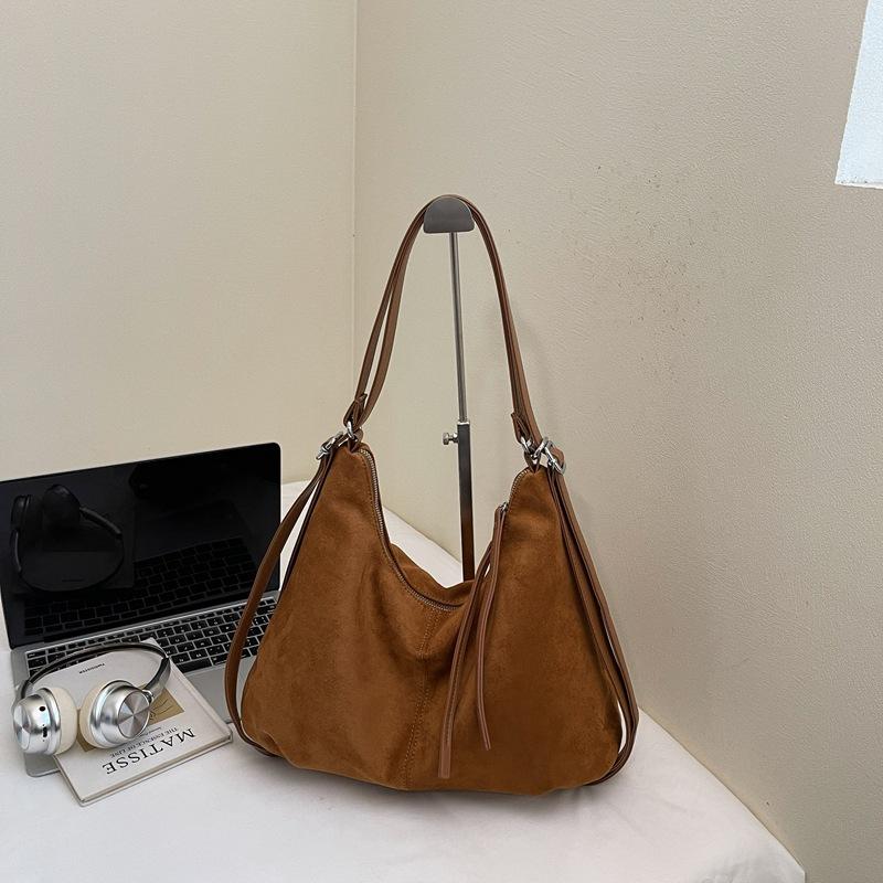 Korean Version Retro Large-capacity Tote Bag Women's 2025 Autumn New Deerskin Velvet Underarm Bag Casual Shoulder Commuter Bag