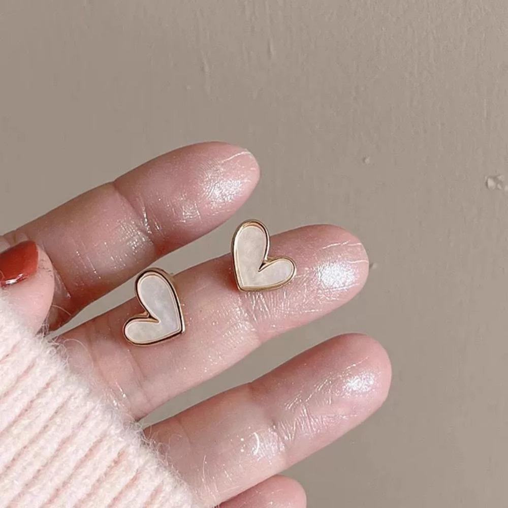 1 Pair Unique Love Daily Stud Earrings Women's Light Luxury Earrings Niche Design Earrings