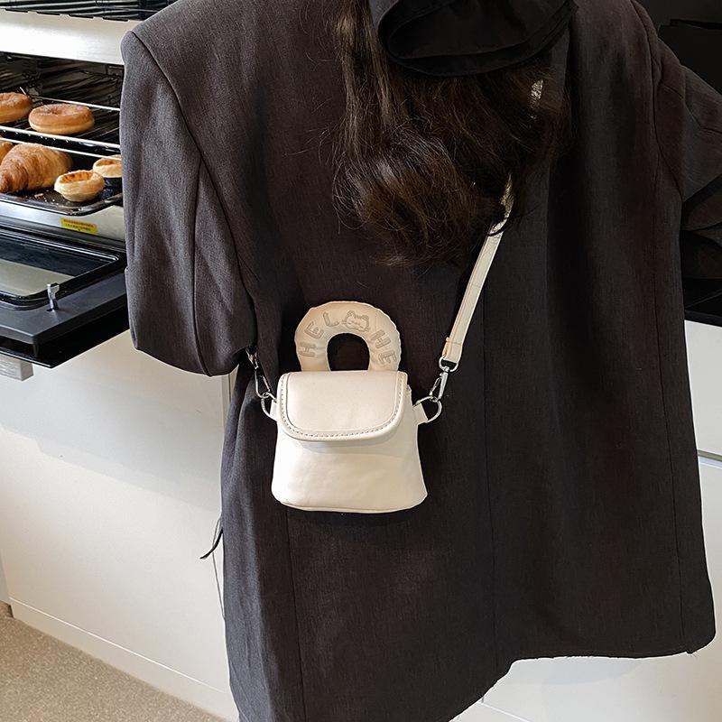 Hallyu Mini Square Box Bag, Niche Design Messenger Bag, Women's Mouth Red Envelope, Simple and Versatile Bag.