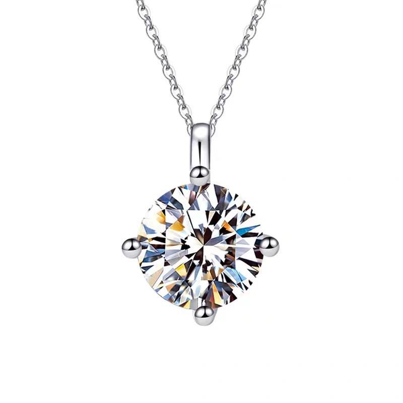 S925 Sterling Silver Four-Prong Moissanite Pendant Necklace - Classic Clavicle Chain