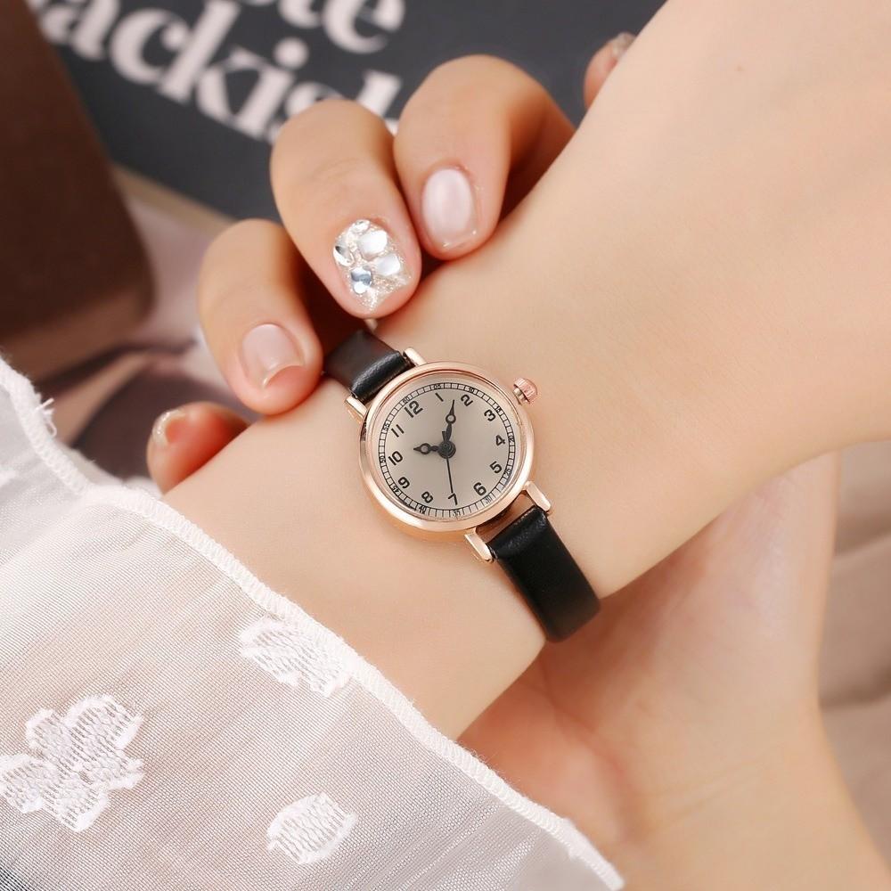 Leather Strap Women Quartz Wristwatch Lightweight Minimalist Watch New Wrist Watch  Women