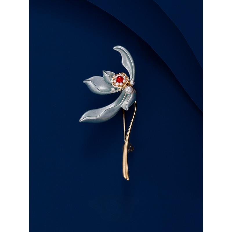 

Брошь Элитная женская изысканная брошь в цветочном стиле с зажимом