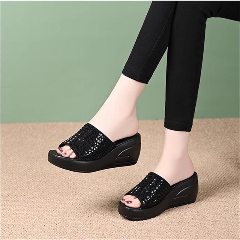 Keilabsatz coole Hausschuhe Damen Sommer 2025 neu Muffin Pailletten Mode Damenschuhe Mopp tragen Plateau High Heel Ein-Wort Mopp