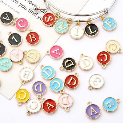12mm Wybierz Kolor Dwustronne Emaliowane Litery A-Z/Cyfry 0-9 Akcesoria do Wyrobu Komponentów Biżuterii DIY Bracetet Naszyjnik Ozdoba