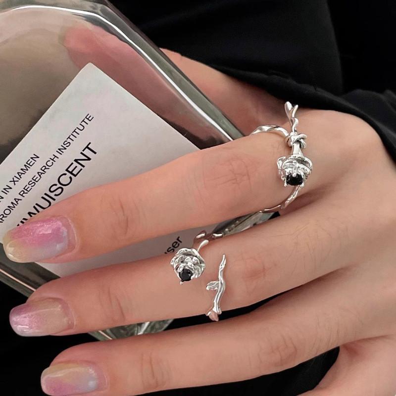 Chic Adjustable Geometric Ring For Women Fashionable Statement Jewelry 2024