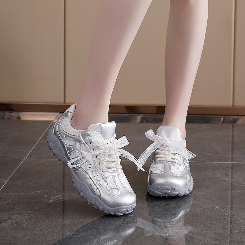 

2025 лето новая кружевная повседневная моральная тренировочная обувь женская нишевый дизайн ретро сетка дышащие кеды женские L0802 40 серебряный серый
