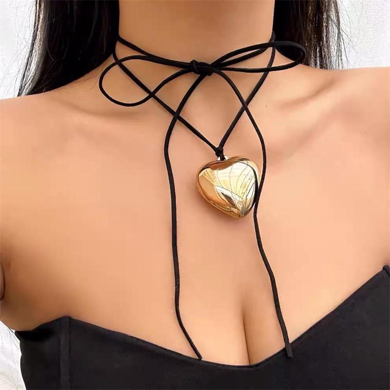 Adjustable Chain Choker Simple Large Love Heart Pendant Necklace For Women Fashion Jewelry Gifts