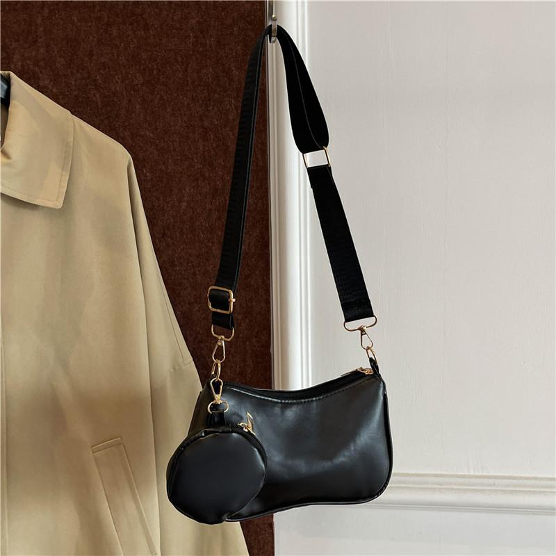 

Европейская и американская ретро сумка на плечо большая сумка 2025 модная и трендовая текстурная иноземный стиль сумка-бостон мессенджер женская чёрный