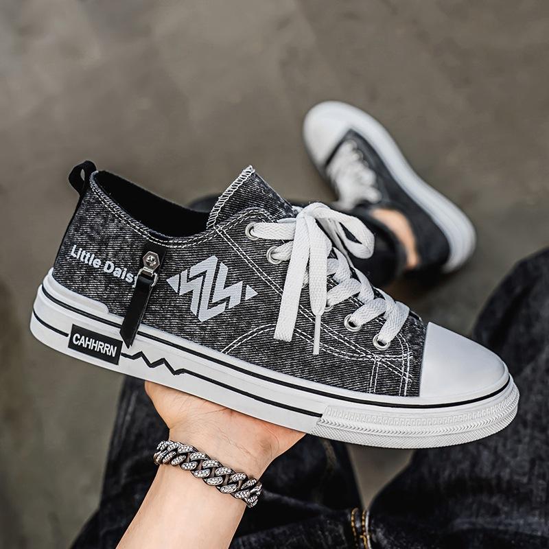 

2025 новые низкие джинсовые парусиновые туфли студенческие молодежные туфли для сноубординга мужские весенние мужские туфли повседневные универсальные модные туфли 39