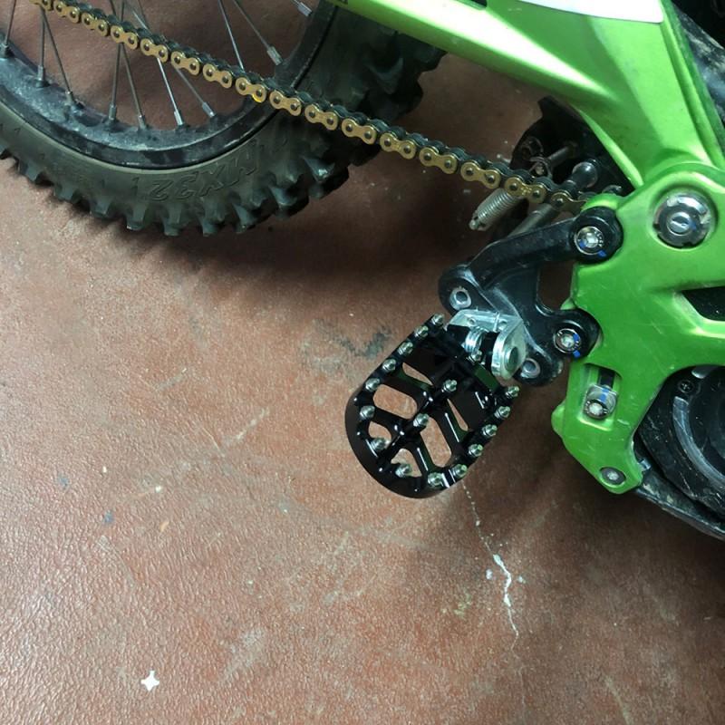 CNC Aluminum Rear Footpeg Kawasaki KLX230 KLX230R Off-Road Motorcycle Upgrade Accessory