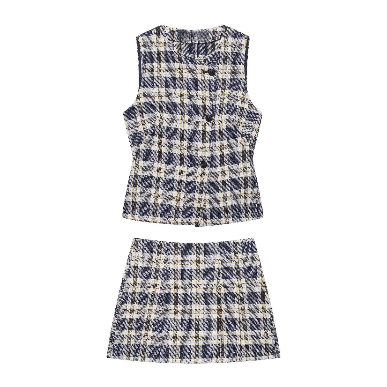 

2025 Spring Women s Slim-Fit Plaid Vest and Culottes Set S