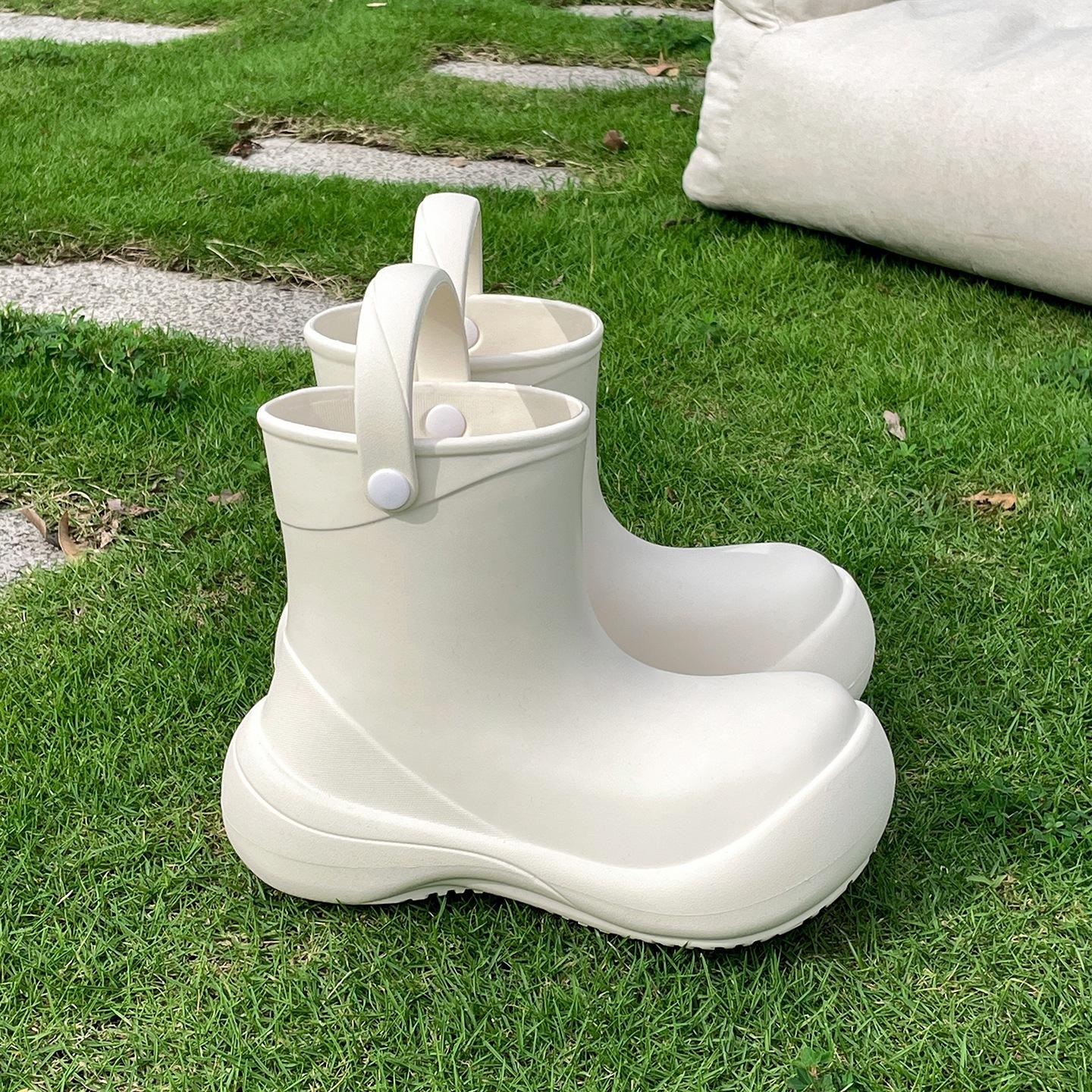 

Red thick-soled waterproof and non-slip big-headed rain shoes women s 2025 new summer fashion wear short rain boots 39 бежевый