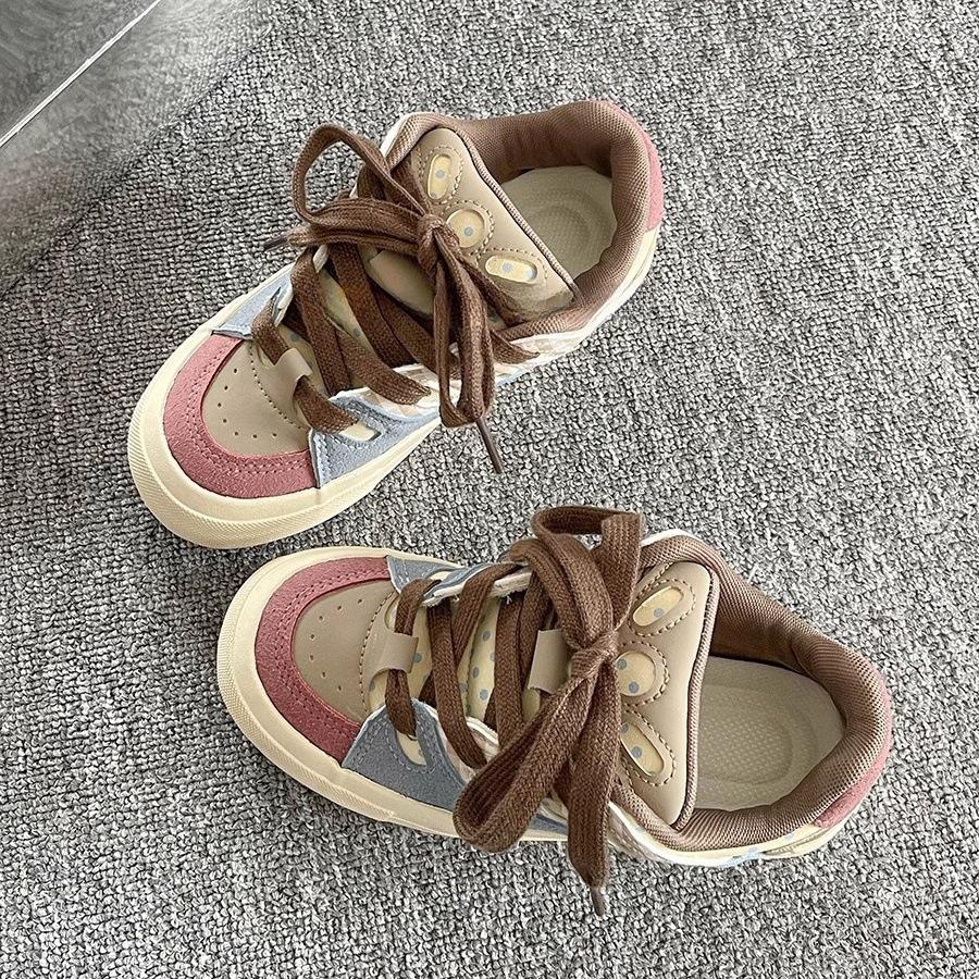 Fashion Retro Hong Kong style board shoes for women spring and summer 2025 new versatile shoes thick soled versatile white shoes