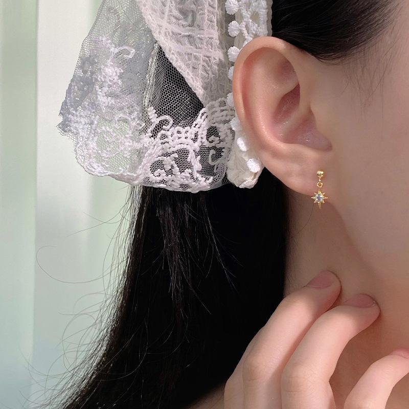 Simple Eight-pointed Star Earrings for Women  Light Luxury  Personalized  Fashionable and Versatile  No Need To Remove Earrings
