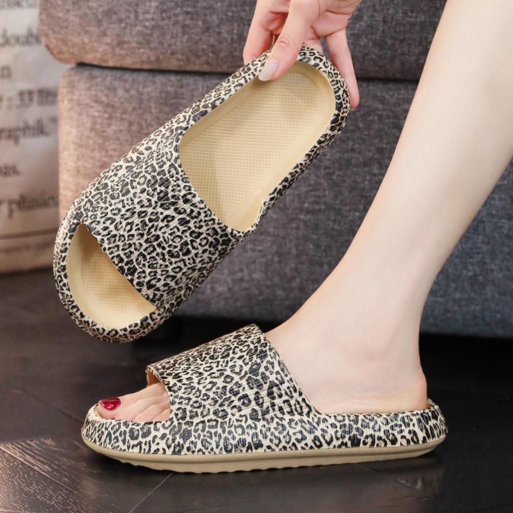 Ladies' Fashionable EVA Slippers with Leopard Print, Ladies' Thick Soled Cloud Slippers for Vacation, Beach, Dormitory, Plus Size Women's Shoes