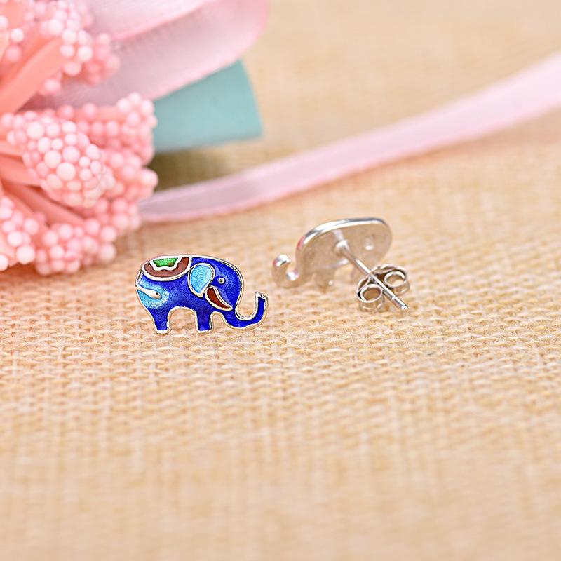 

Купите милые серьги-гвоздики из стерлингового серебра 925 пробы, красивые маленькие серьги в виде слона, женские этнические изящные ювелирные серьги