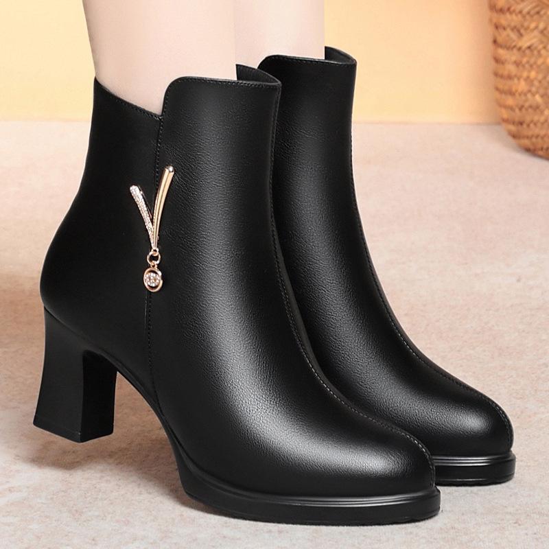 Mom Cotton Shoes Autumn and Winter New Mid-heeled Boots Velvet Leather Shoes Warm High-heeled Short Boots Women's Skirt