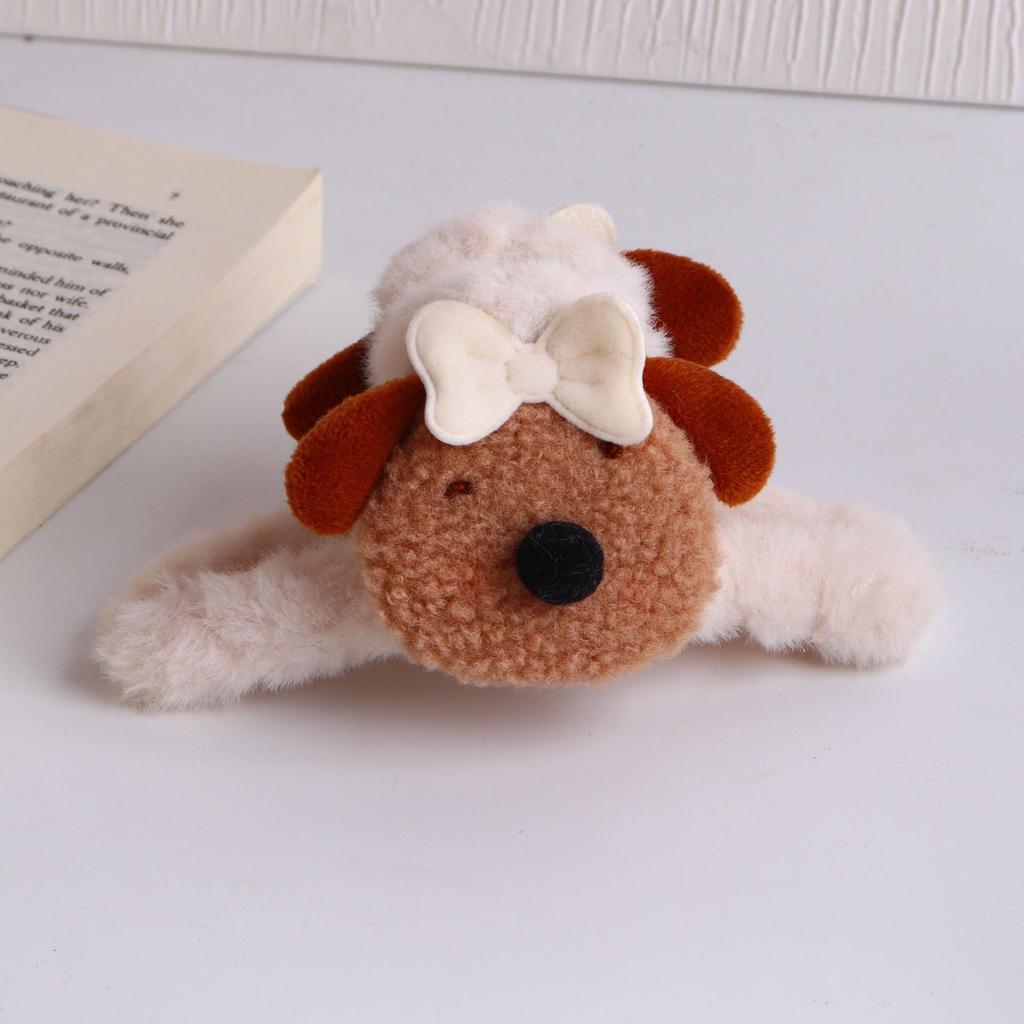 Capybara Plush Claw Hair Clip - Cute Autumn/Winter Cartoon Bun Holder for Girls