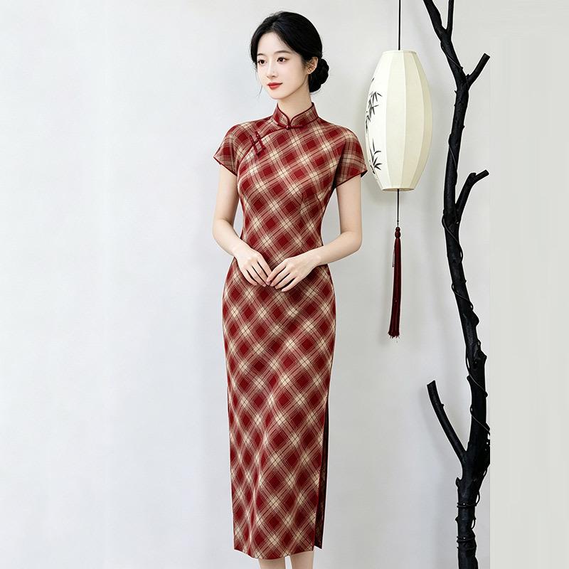 Red plaid Republic of China style new Chinese style daily Suzhou long cheongsam improved young women's high sense summer