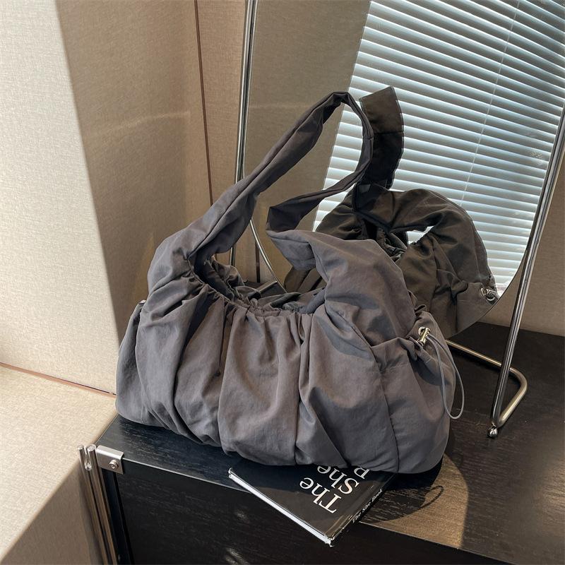 Class Commuting Large-capacity Tote Bag Women's New Versatile Casual Shoulder Bag