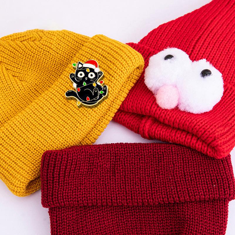 1pc Christmas-Themed Black Cat Enamel Pin with Santa Hat & Colorful Lights - Whimsical Festive Accessory for Outfits, Bags,Party