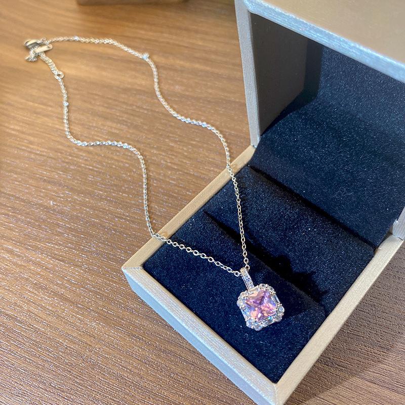 Light Luxury Full Diamond Inlaid Zircon Titanium Steel Clavicle Chain Fairy Versatile Delicate Necklace Gift for Girlfriend