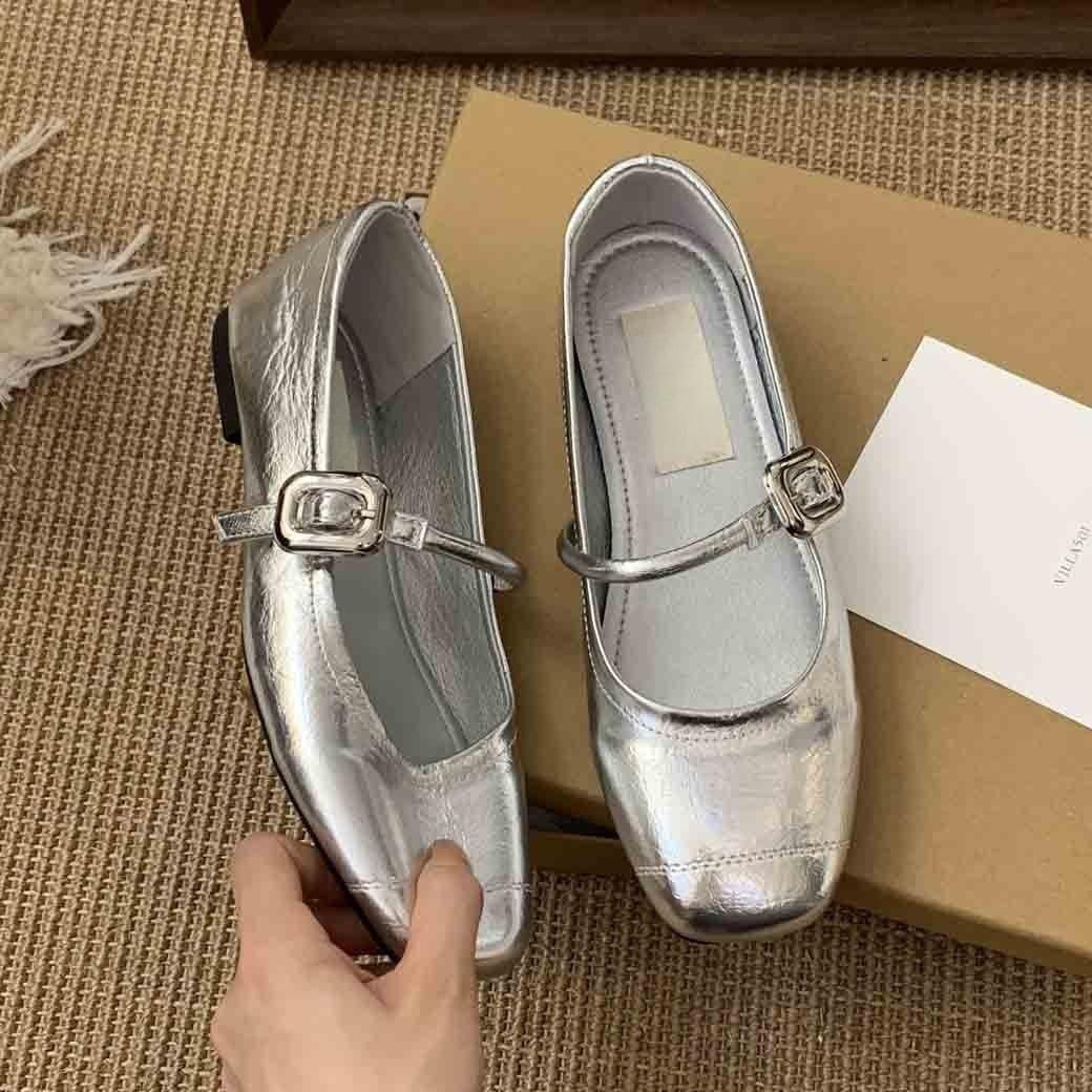 

Серебристые одинарные туфли женские новые весенне-осенние ретро маленькие кожаные туфли женские на плоской подошве из мягкой кожи туфли бабушки Мэри Джейн 35 серебряный