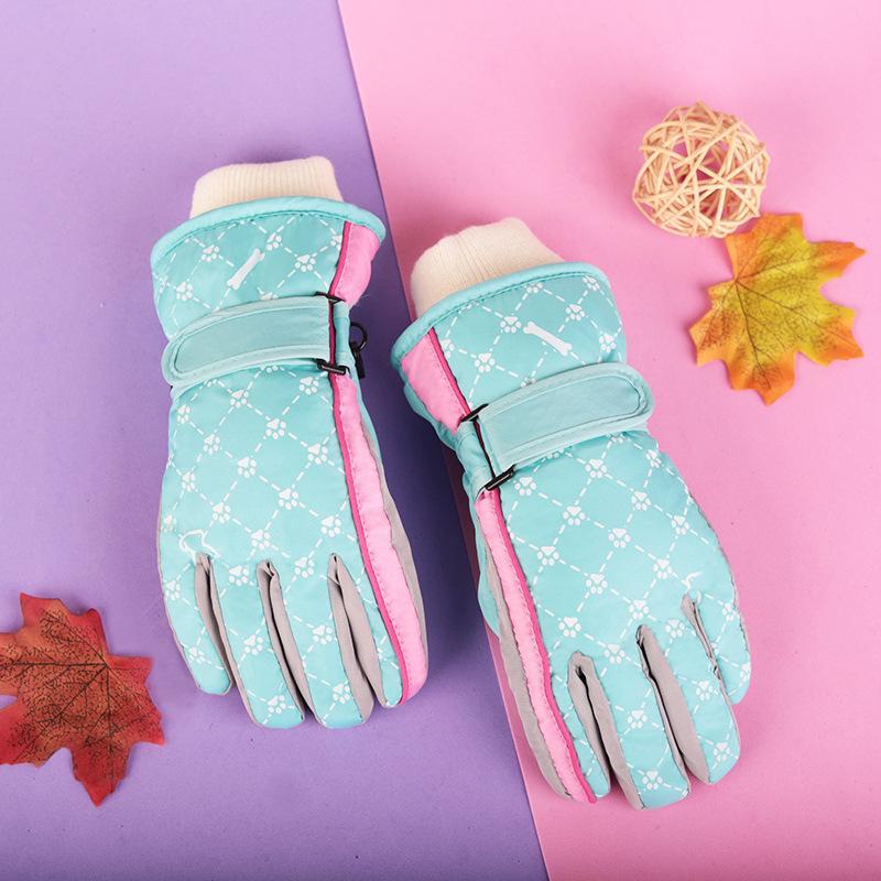 Thick, Waterproof, Windproof, Non-slip, Warm Winter Ski and Snow Gloves for Kids Aged 4-17.