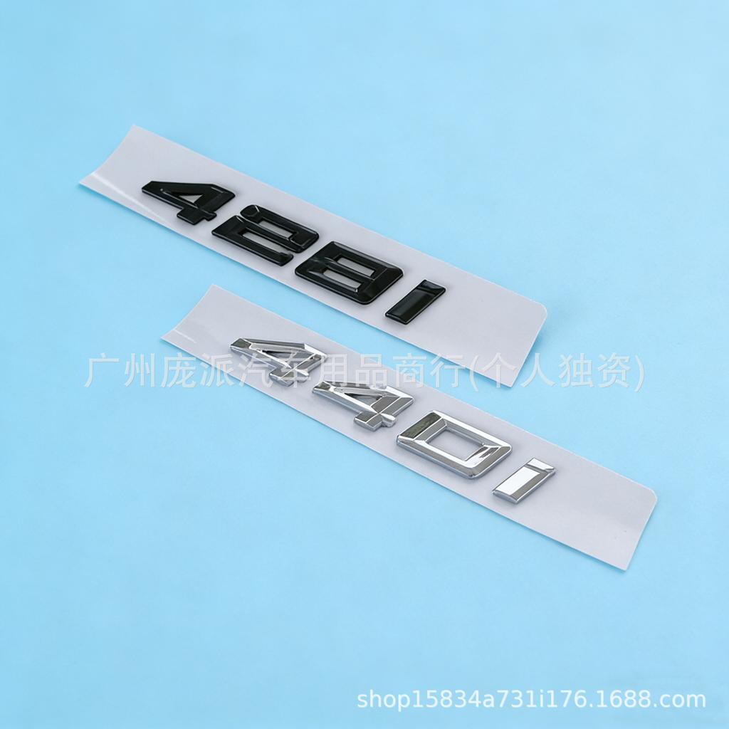 Compatibel met BMW 3-, 4-, 5-serie, 325i, 528i, 230i en 430i modellen van 2020-2023 met aangepaste achteremblemen en uitlaatpijpen.