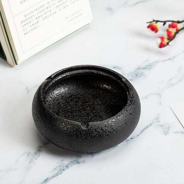 Ashtray creative personality trend anti-fly ash ins wind home living room atmospheric ash with cover cute girl