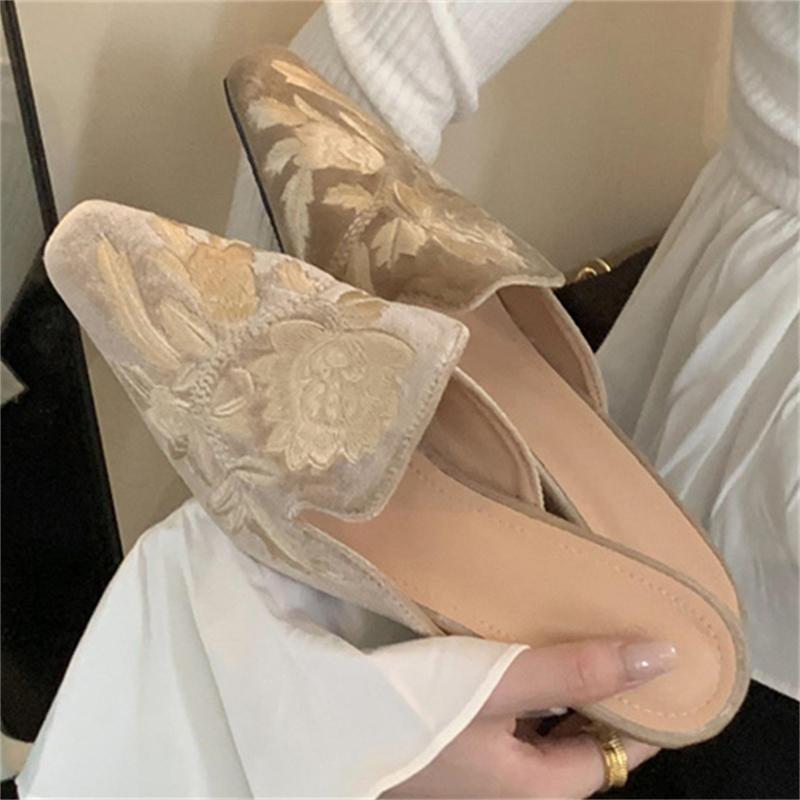 

Fashion Design Embroidery Pointed Toe Slippers Women Low Heels Comfortable Pull On Mules Party Shoes Zapatos De Mujer 35 абрикосовый